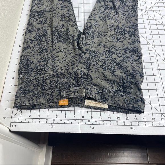 Pilcro Women's Serif Cords Corduroy Pants Abstract Green Black 25 Fall Skinny - Picture 10 of 12